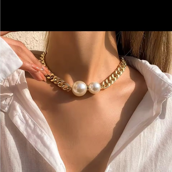 Anthropologie Ginevra Pearl Gold Chain Statement Necklace - Picture 6 of 7